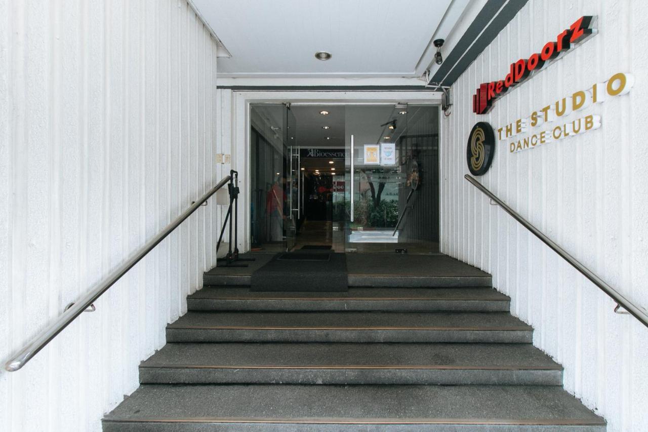 Reddoorz Premium Near Greenbelt Makati - Vaccinated Staff Makati City Exteriör bild