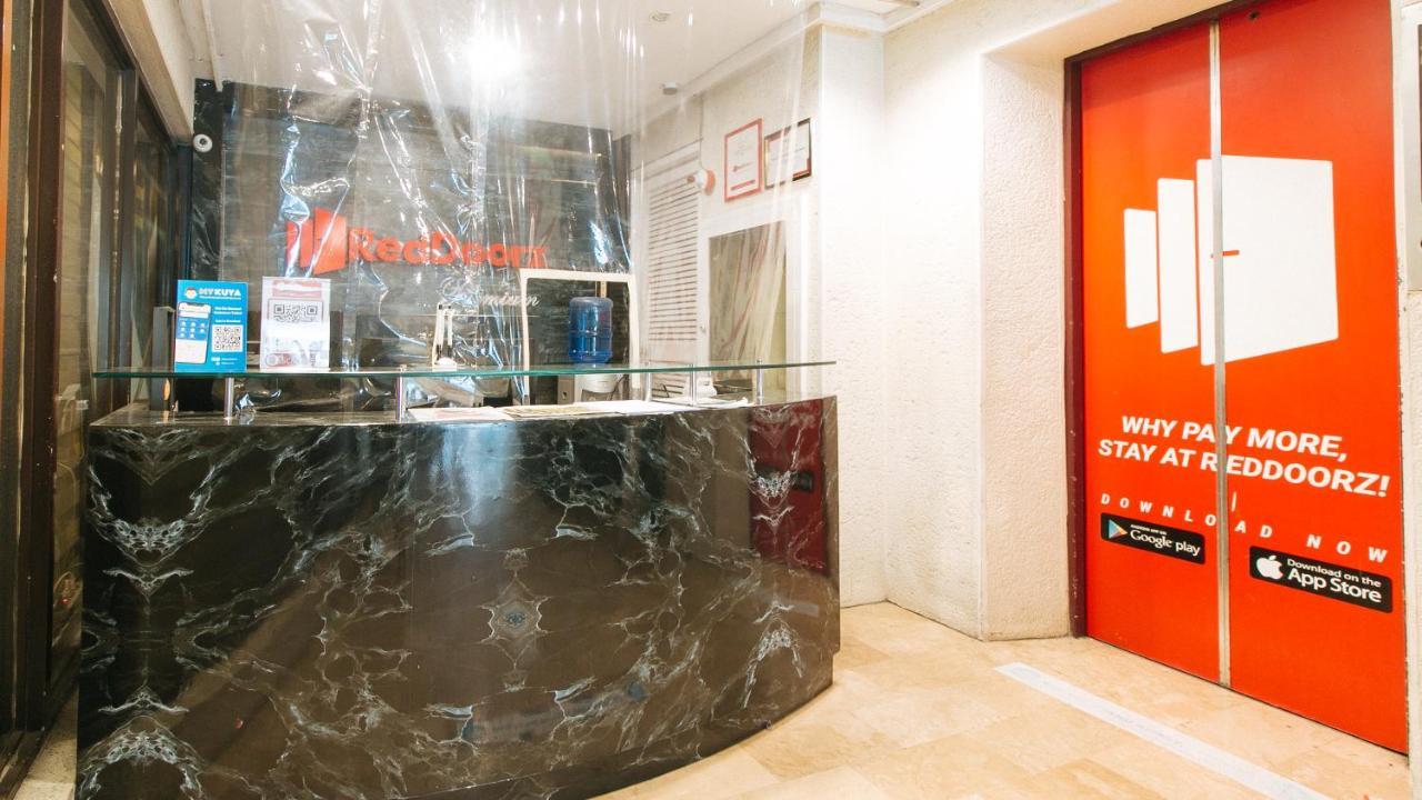 Reddoorz Premium Near Greenbelt Makati - Vaccinated Staff Makati City Exteriör bild