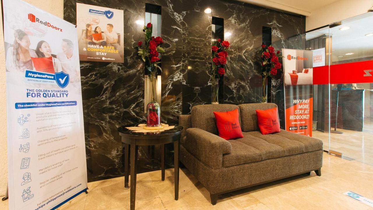 Reddoorz Premium Near Greenbelt Makati - Vaccinated Staff Makati City Exteriör bild