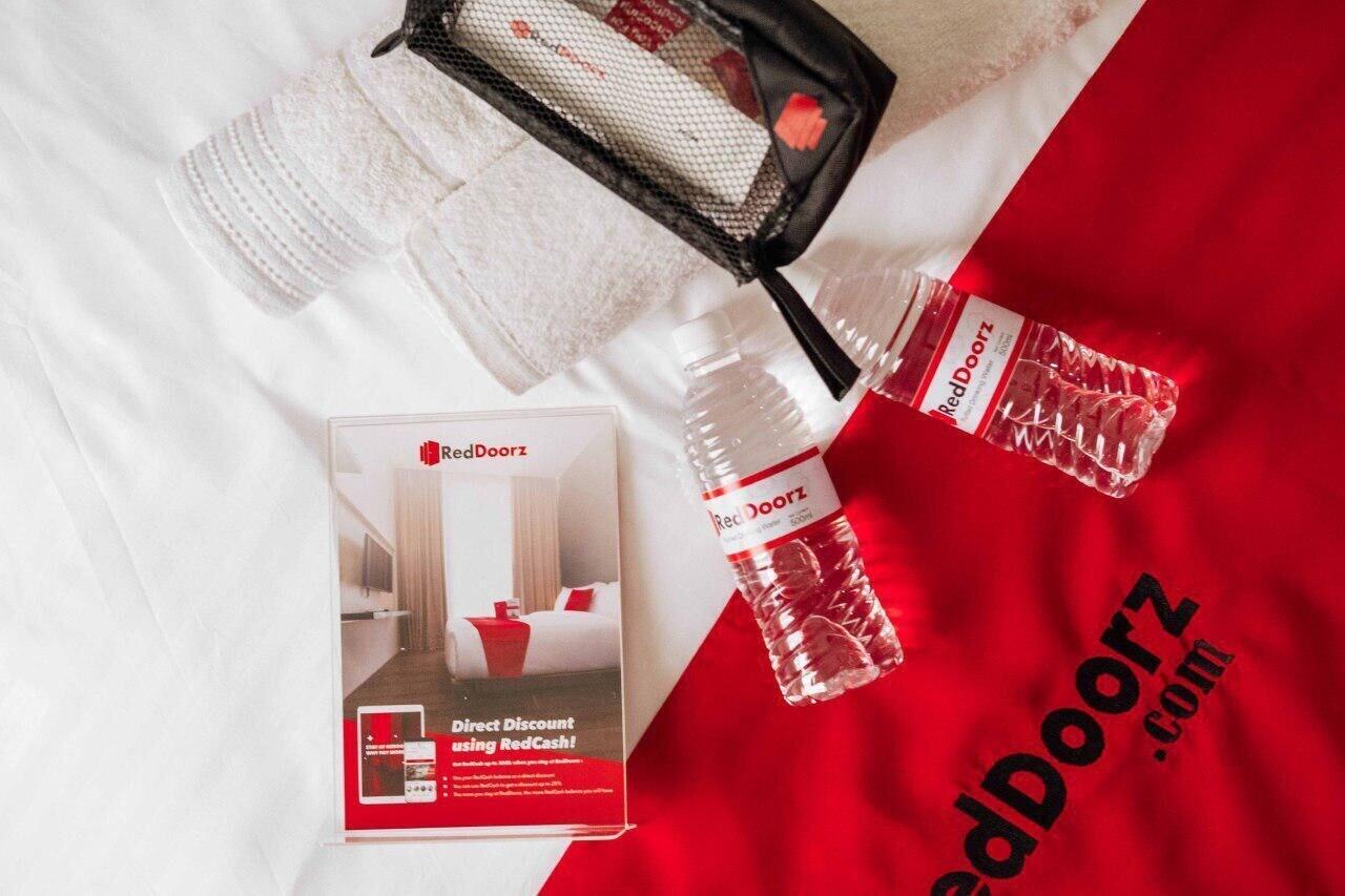 Reddoorz Premium Near Greenbelt Makati - Vaccinated Staff Makati City Exteriör bild
