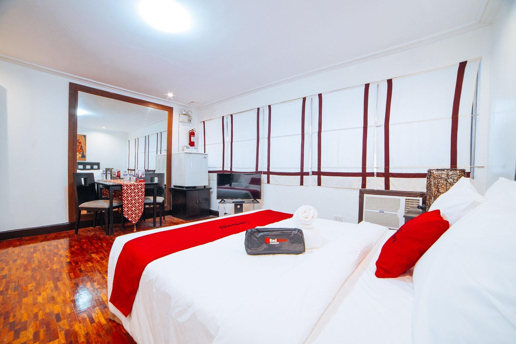 Reddoorz Premium Near Greenbelt Makati - Vaccinated Staff Makati City Exteriör bild