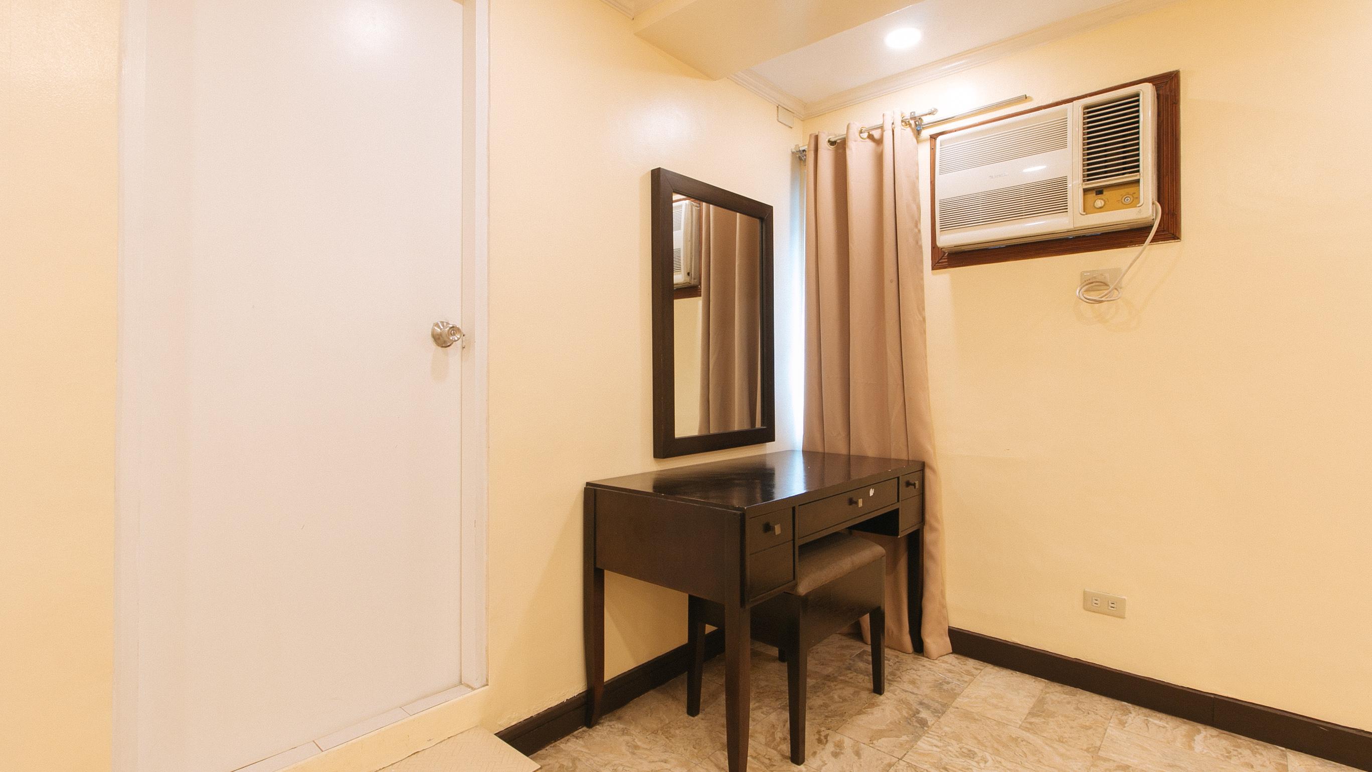 Reddoorz Premium Near Greenbelt Makati - Vaccinated Staff Makati City Exteriör bild
