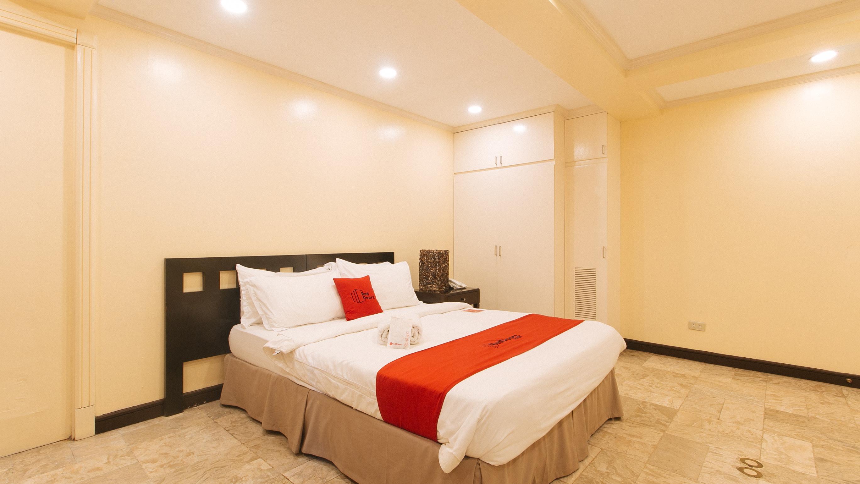Reddoorz Premium Near Greenbelt Makati - Vaccinated Staff Makati City Exteriör bild