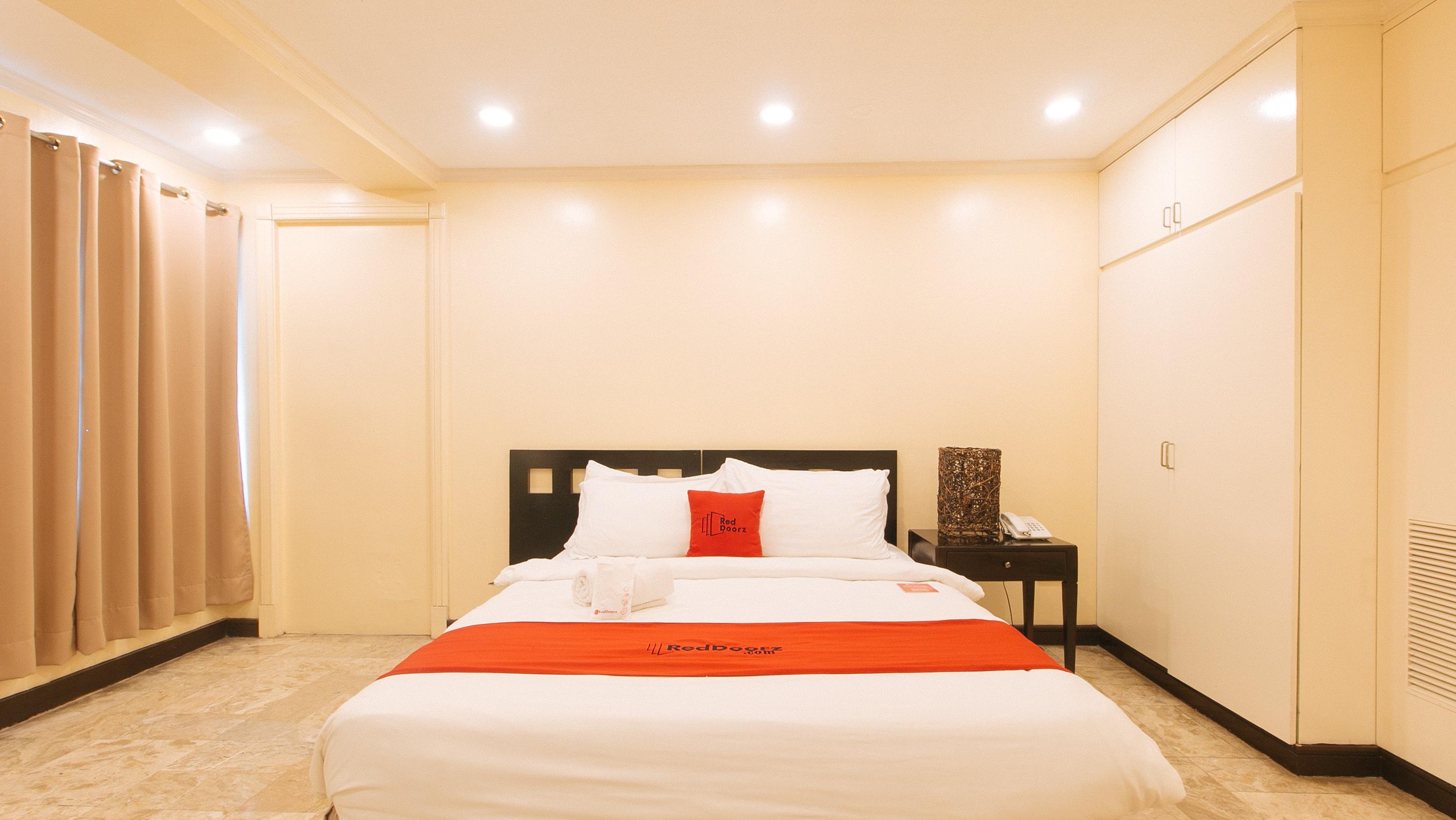 Reddoorz Premium Near Greenbelt Makati - Vaccinated Staff Makati City Exteriör bild