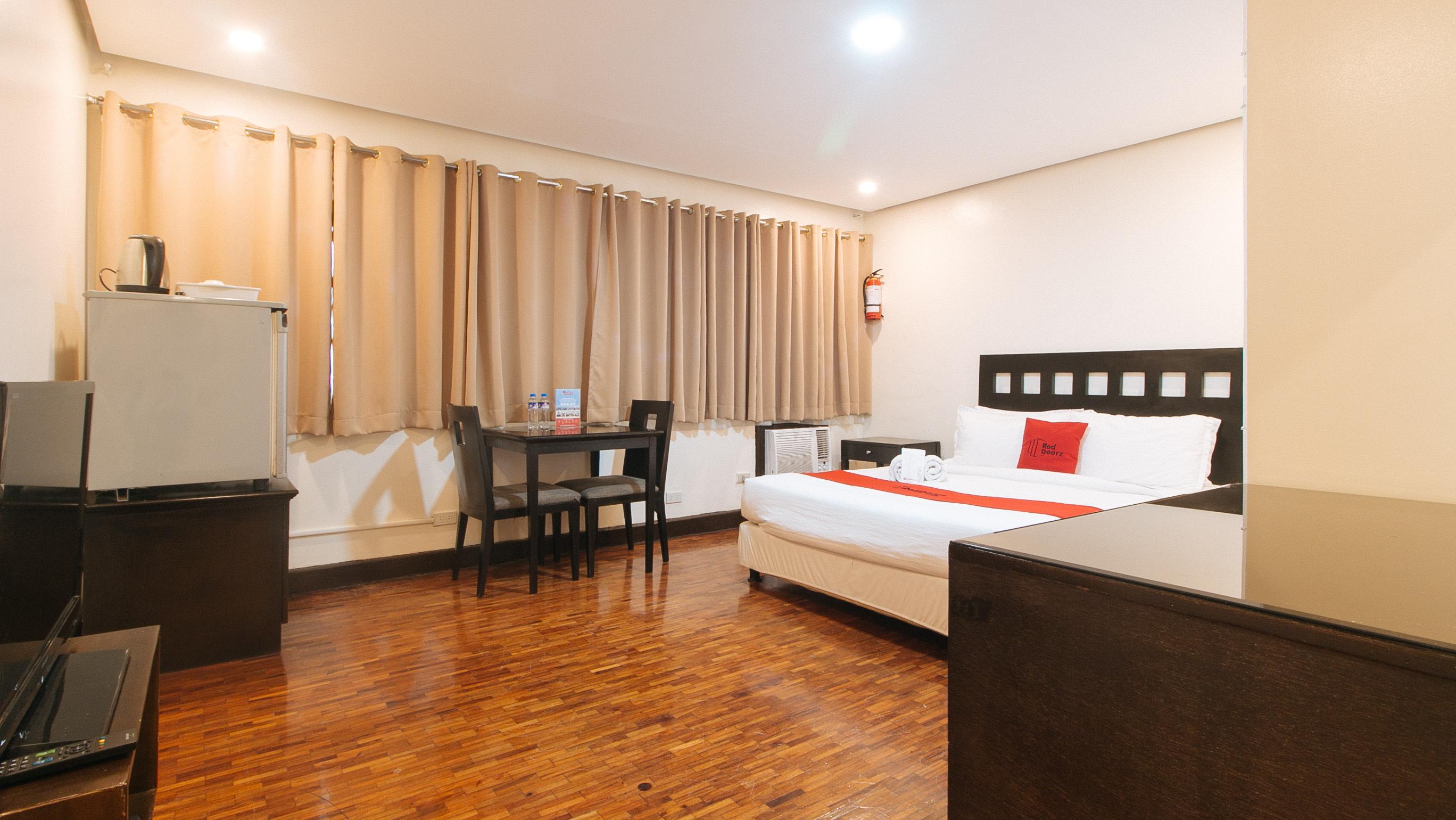 Reddoorz Premium Near Greenbelt Makati - Vaccinated Staff Makati City Exteriör bild