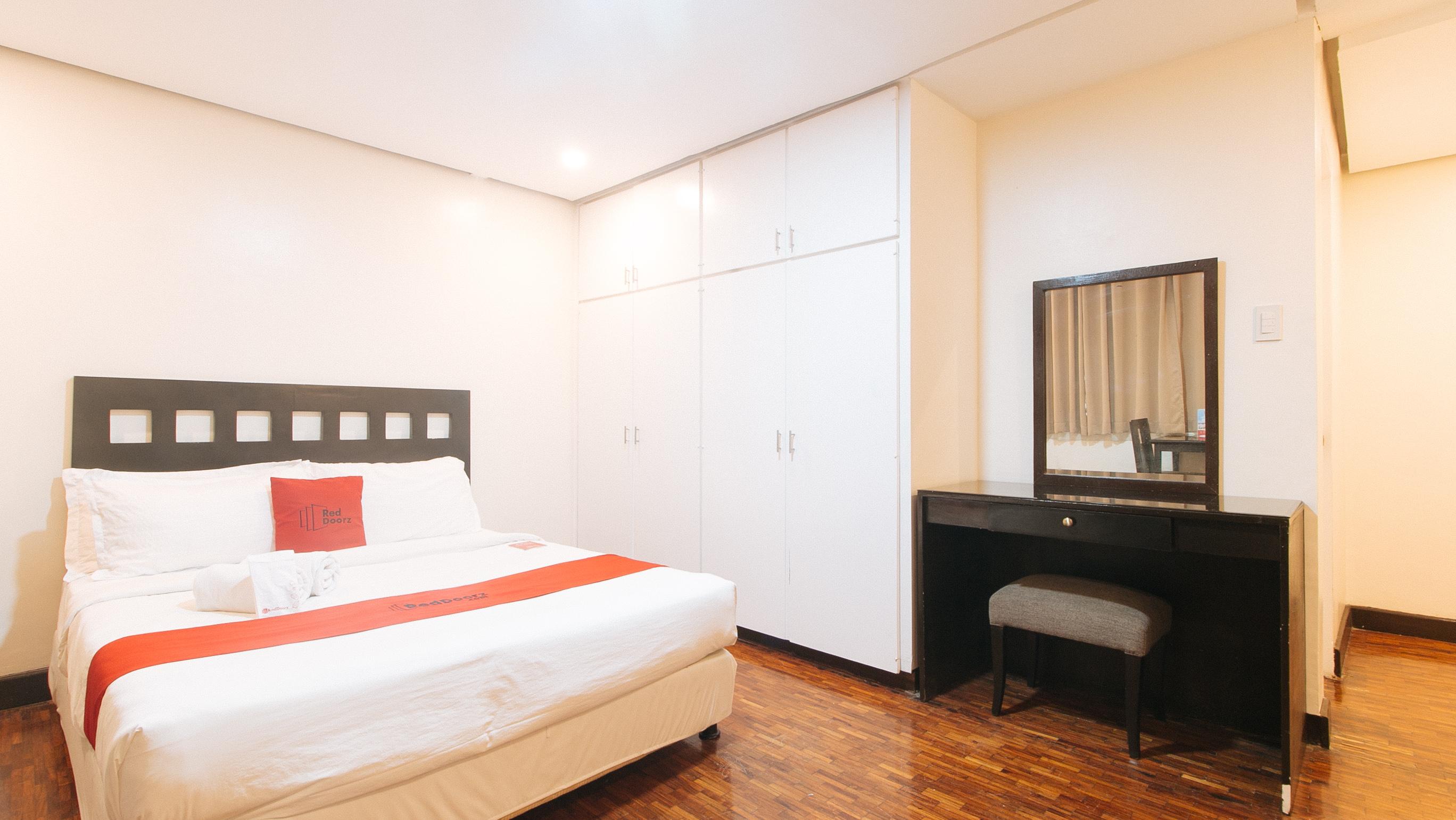 Reddoorz Premium Near Greenbelt Makati - Vaccinated Staff Makati City Exteriör bild