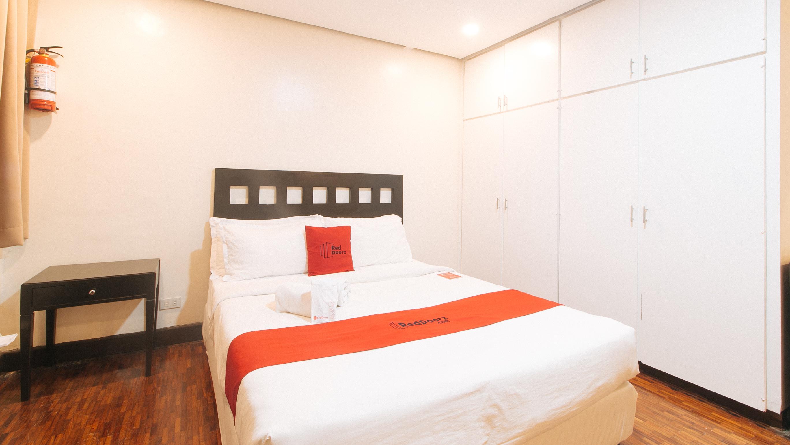 Reddoorz Premium Near Greenbelt Makati - Vaccinated Staff Makati City Exteriör bild