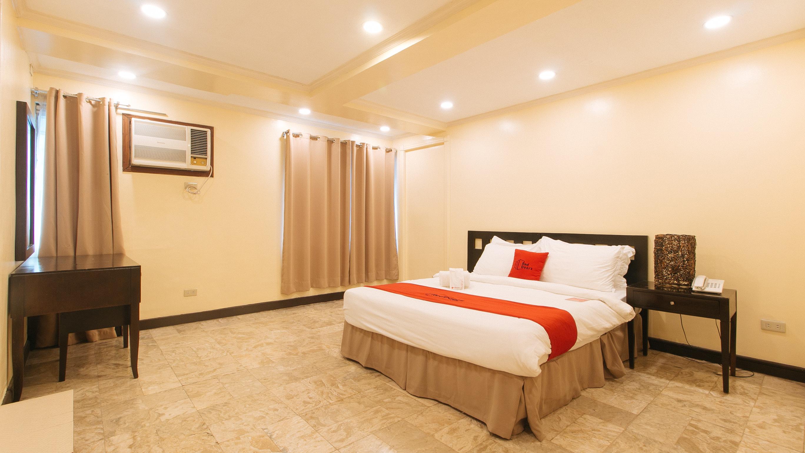 Reddoorz Premium Near Greenbelt Makati - Vaccinated Staff Makati City Exteriör bild