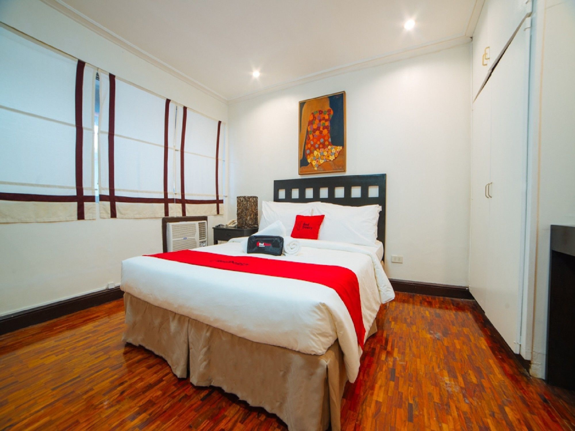 Reddoorz Premium Near Greenbelt Makati - Vaccinated Staff Makati City Exteriör bild